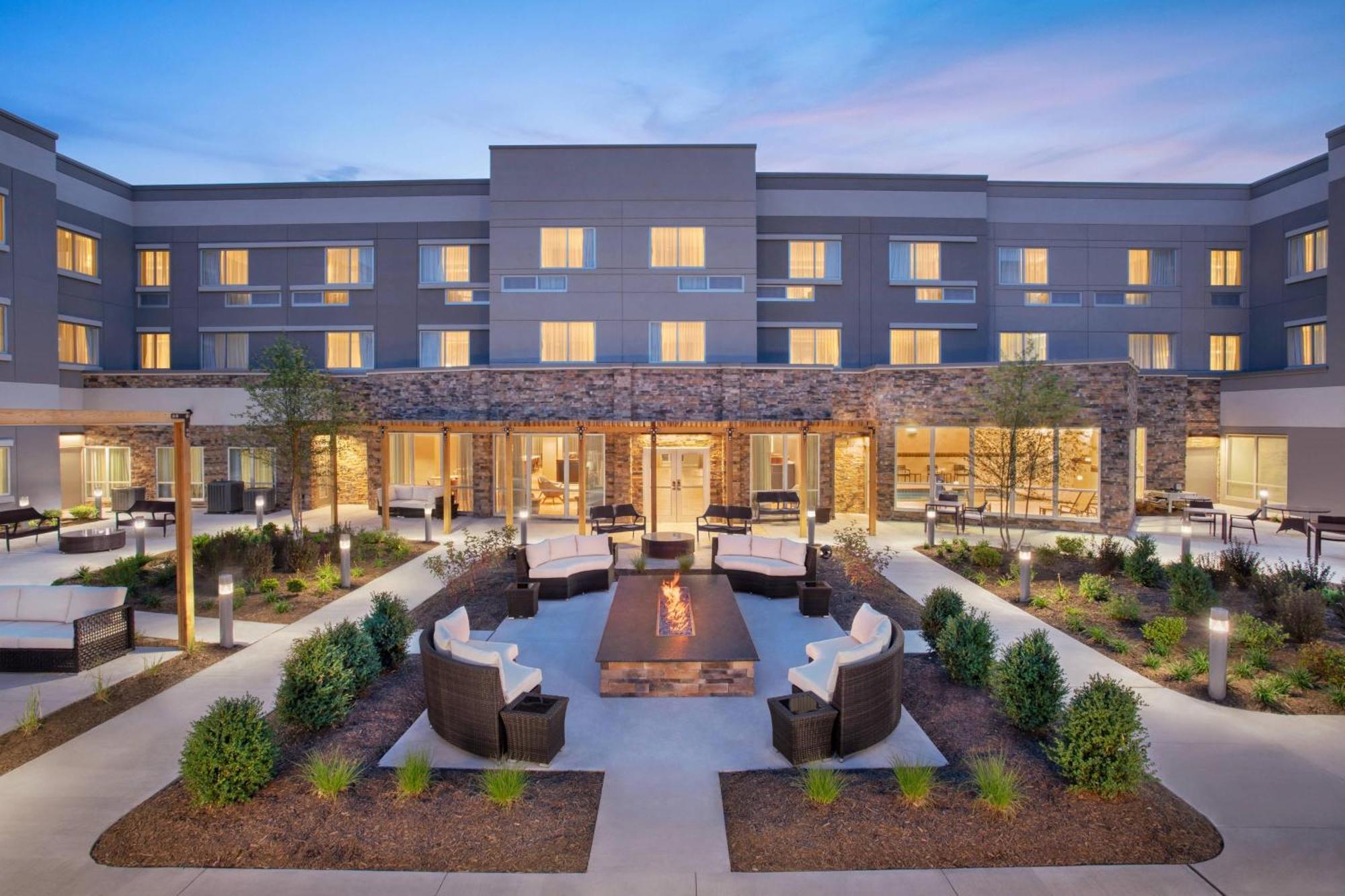 Hotel Courtyard By Marriott Wayne Fairfield Extérieur photo